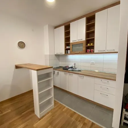 Stella Apartament *