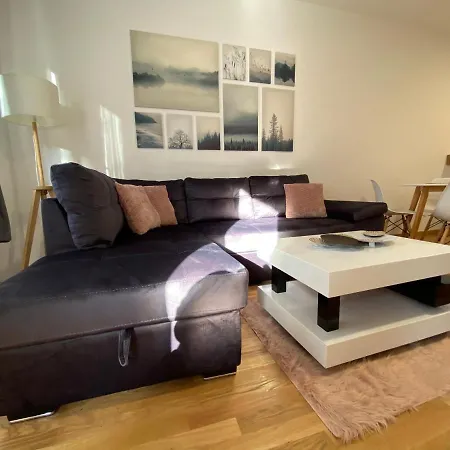 Stella Apartament *