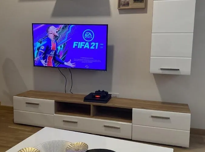 Stella * 兹拉蒂博尔